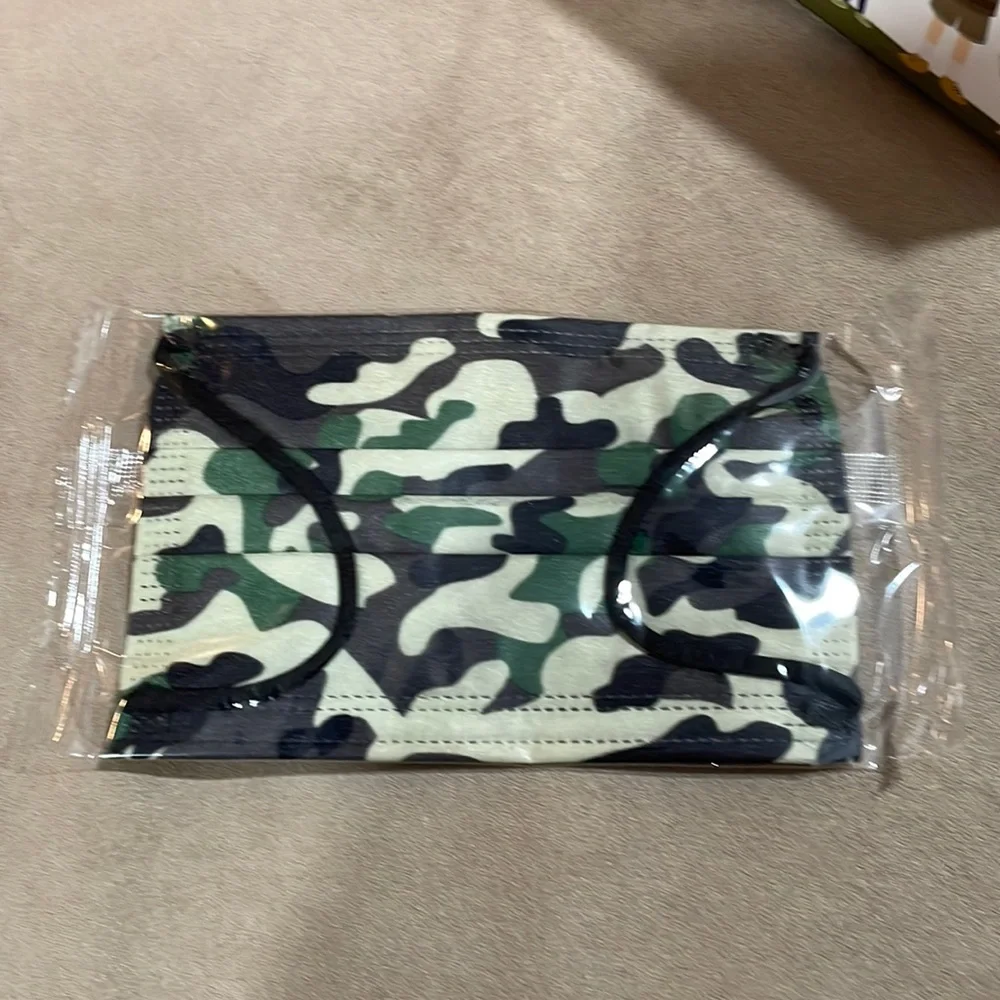 Childs Camouflage Camo Disposable Face Masks For Kids 42 total NEW Wrapped